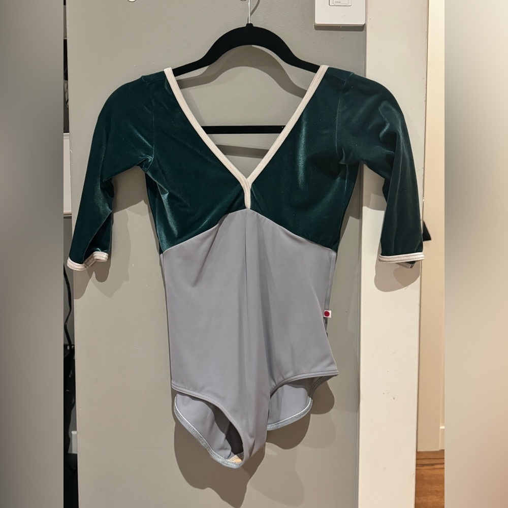 Yumiko Leotard - Alicia 1/2 Sleeve - Large